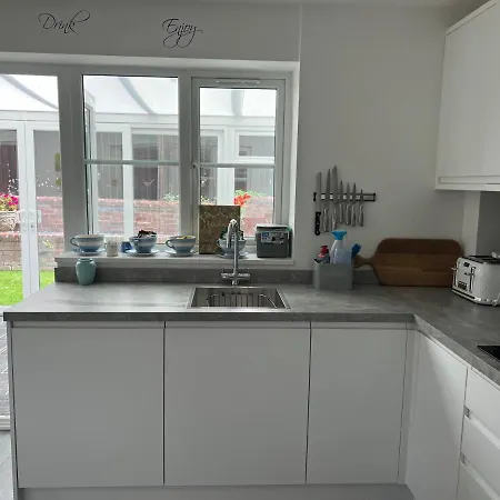 Monty Cottage, Exmouth Coastal Boutique House Exterior photo