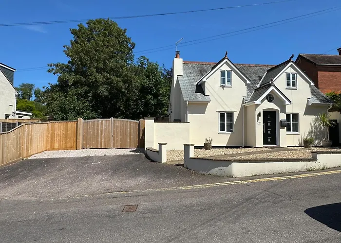Monty Cottage, Exmouth Coastal Boutique House