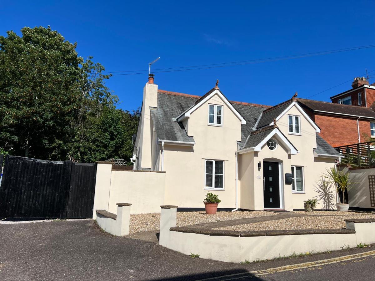 Monty Cottage, Coastal Boutique House Exmouth