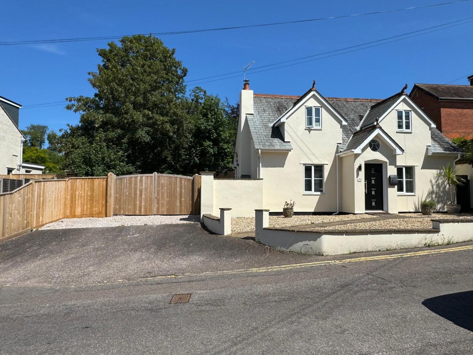 Monty Cottage, Coastal Boutique House Holiday home *